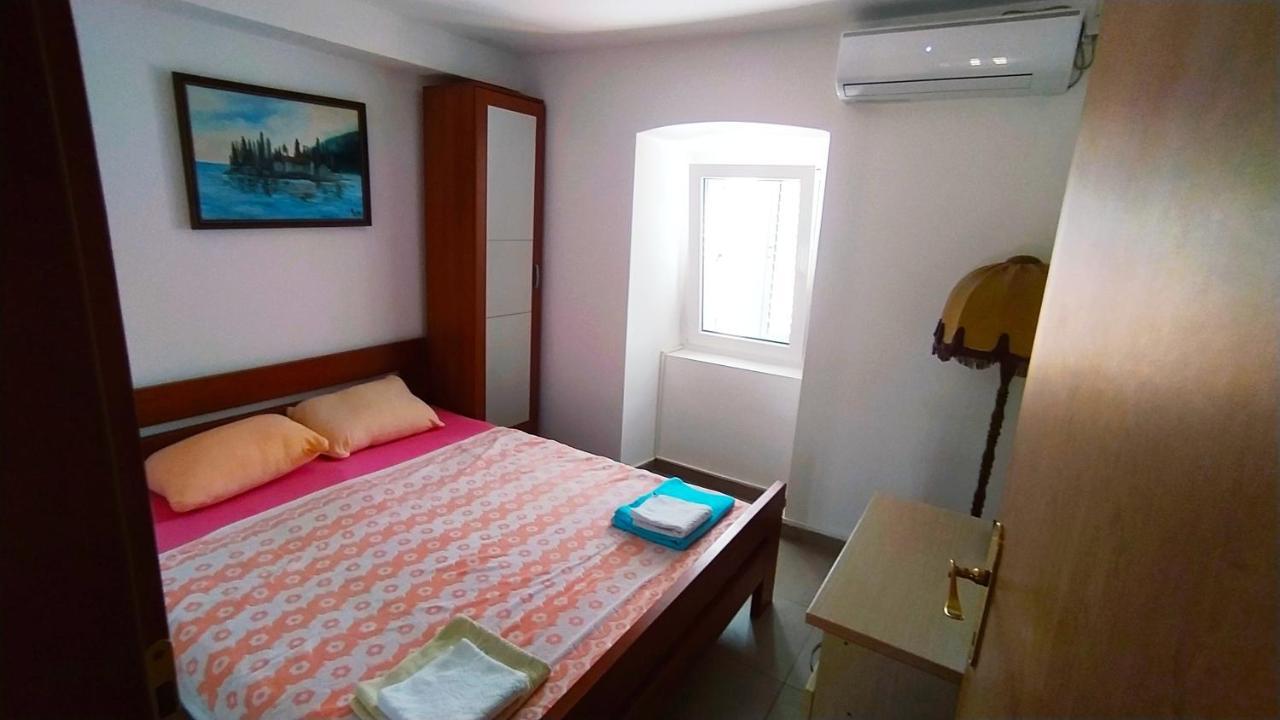 Guest House Maza Kotor Luaran gambar