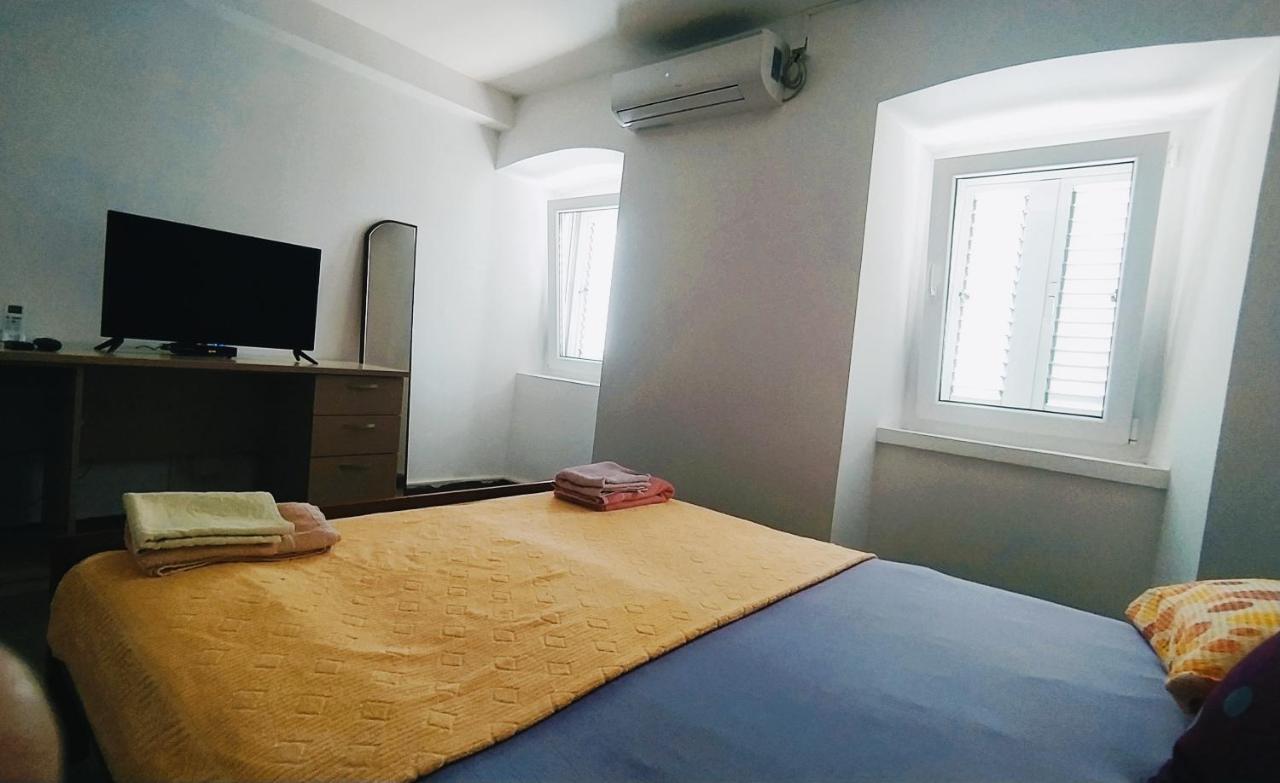 Guest House Maza Kotor Luaran gambar