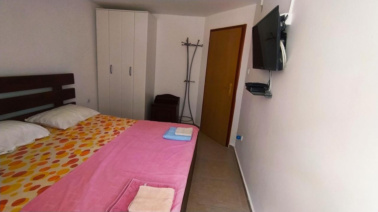 Guest House Maza Kotor Luaran gambar