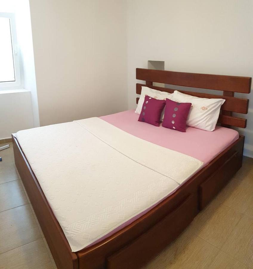 Guest House Maza Kotor Luaran gambar