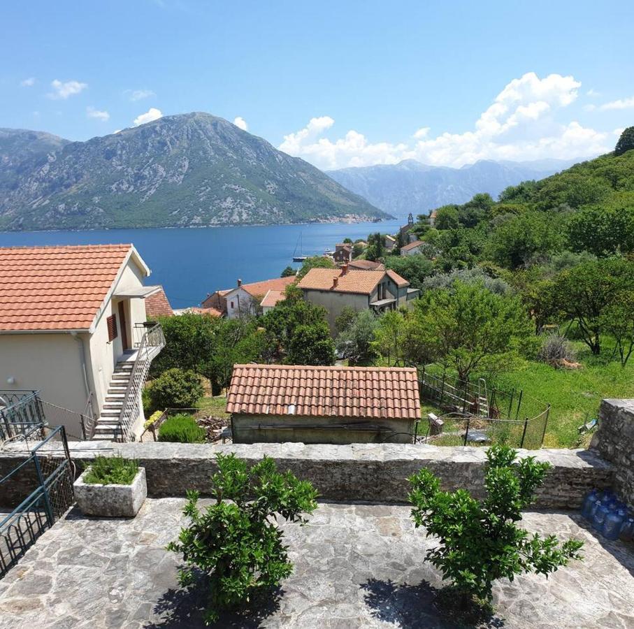 Guest House Maza Kotor Luaran gambar
