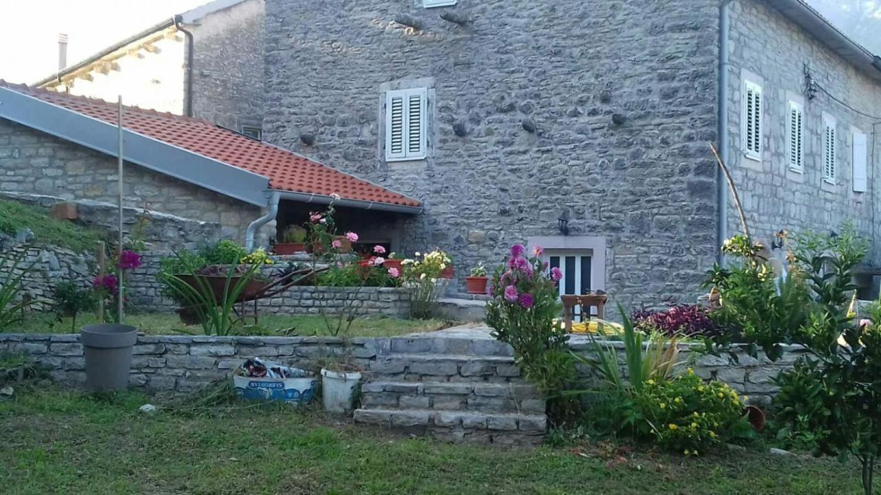 Guest House Maza Kotor Luaran gambar