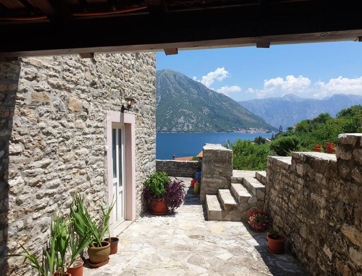 Guest House Maza Kotor Luaran gambar