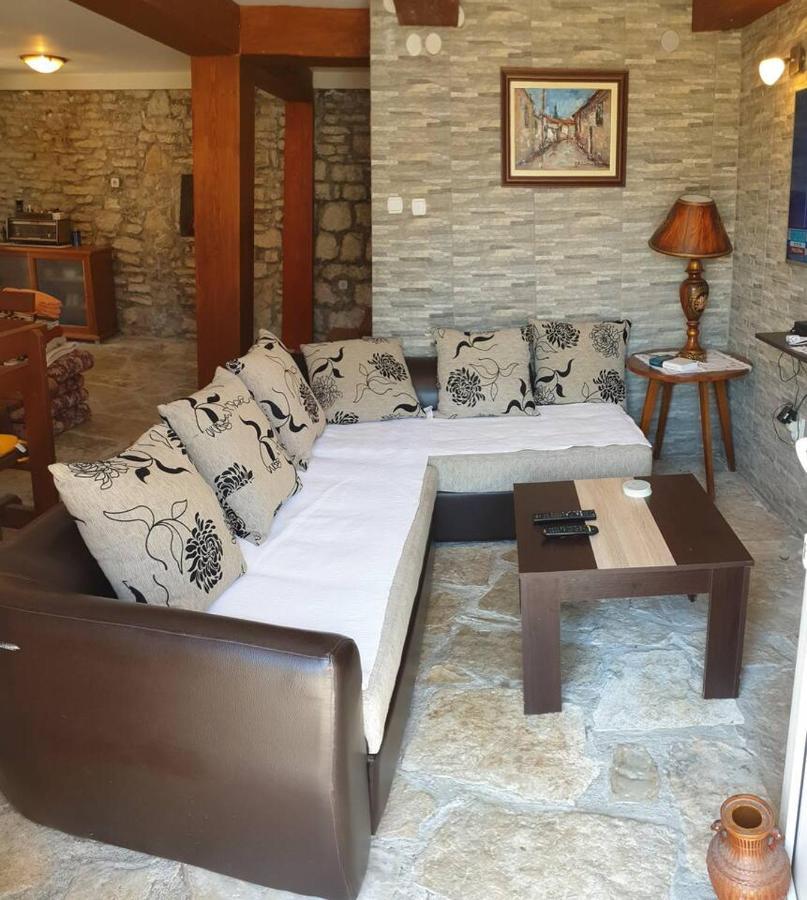 Guest House Maza Kotor Luaran gambar