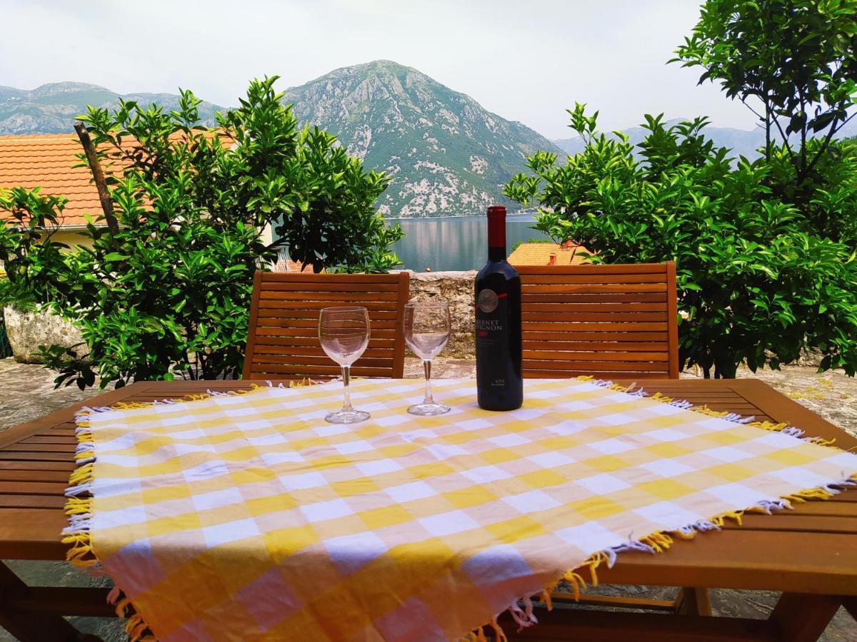 Guest House Maza Kotor Luaran gambar