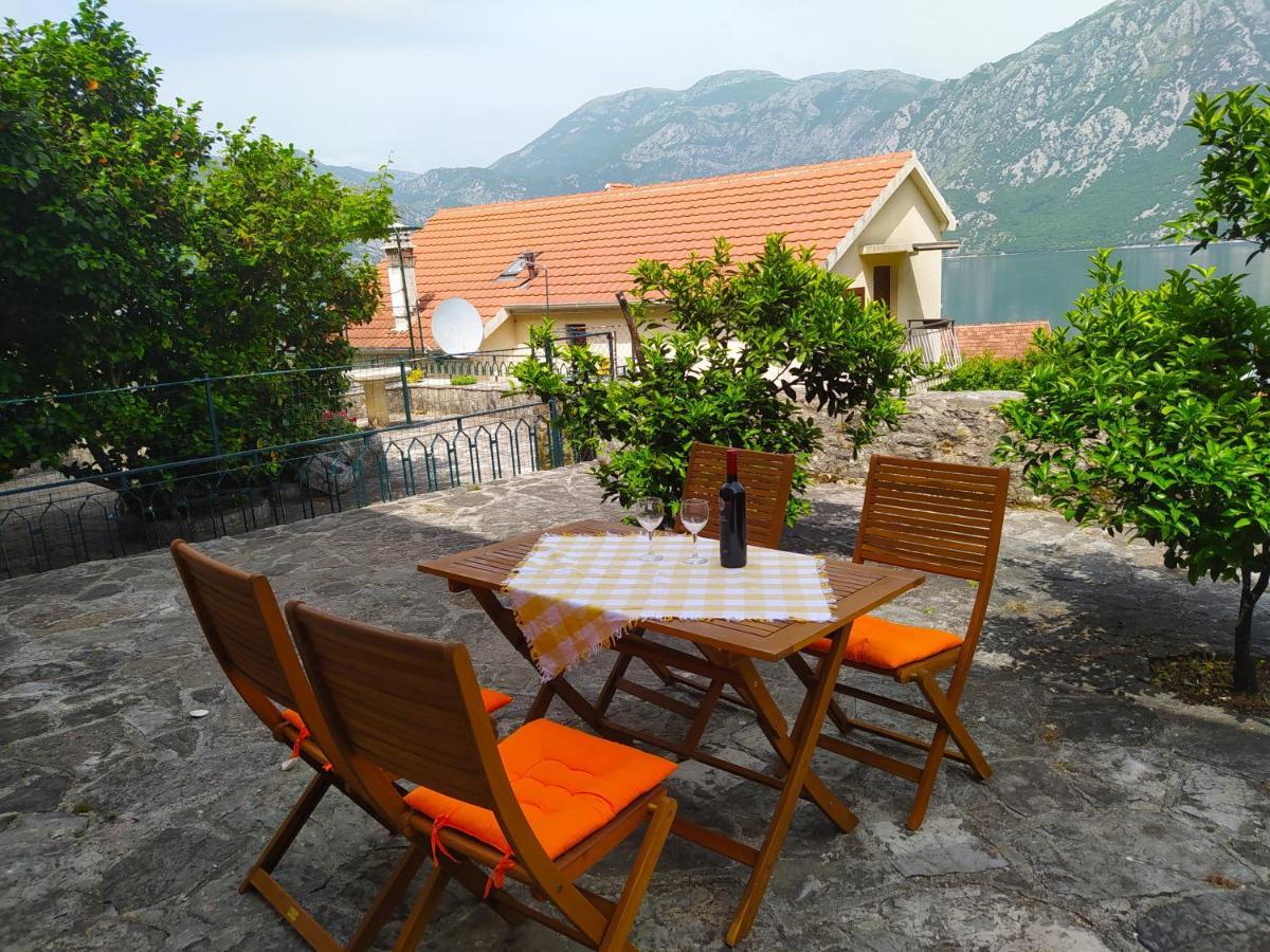 Guest House Maza Kotor Luaran gambar